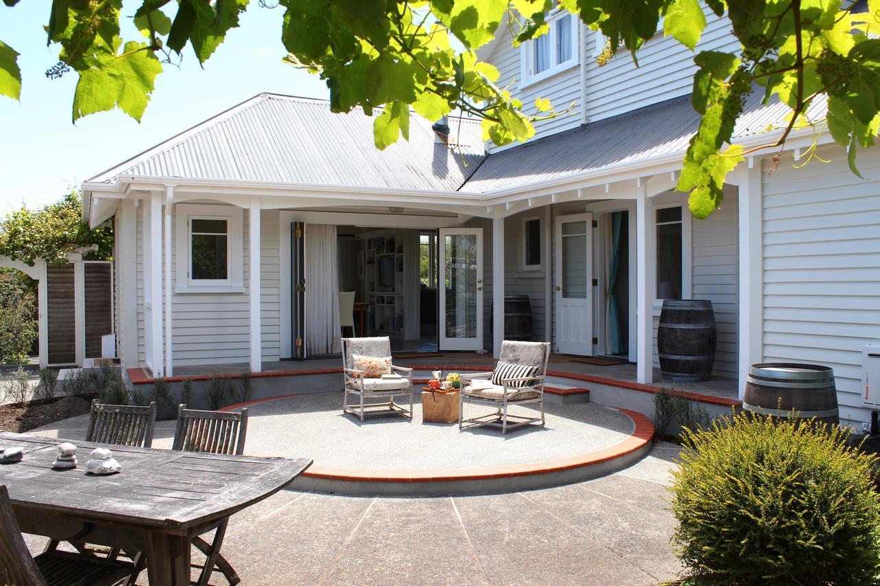 Browns Boutique Bed And Breakfast Уангануй Екстериор снимка